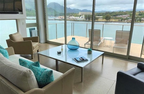 Lihue Condo | Spectacular Oceanfront Penthouse, AC, Sleeps 6