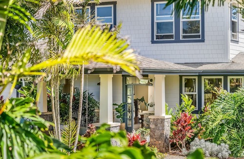 Pauwela House | Featured on Staycation TV Stunning Modern Home Surrounded by Nature