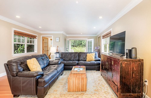 Keaau House | SWEET Luxury Cottage with Private Pool and Studio - Jungle Villa in Keaau