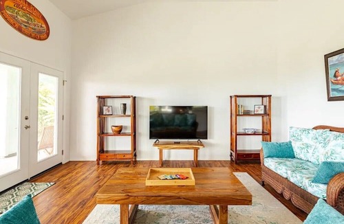 Papaikou House | Oceanfront paradise with AC and wifi close to Hilo
