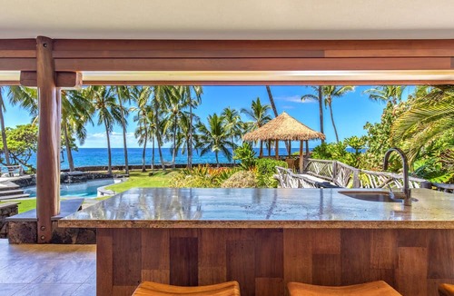 Kailua-Kona Villa | Ultra private oceanfront gated compound with pool & spa just minutes from town.