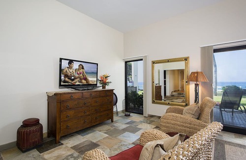 Kailua-Kona Villa | 🏖️Oceanfront Kona Villa w/Huge Lanai, 2 King Suites & AC | Royal Sea Cliff 109