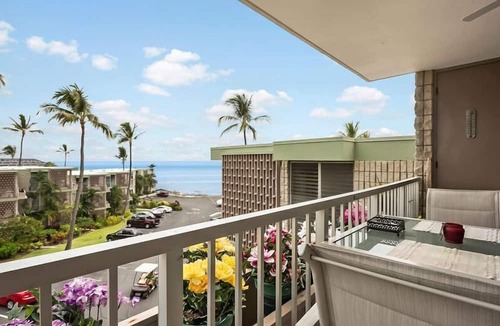 Kailua-Kona Condo | 🏖️Alii Drive Oceanfront Complex | Top-Floor Ocean View Condo | Alii Villas 324