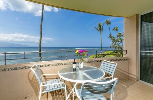 Maalaea Condo | 2BR Oceanfront, Ocean View, Pool, Wi-Fi and AC