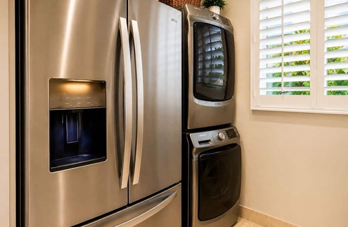 Maalaea Condo | Summer Specials-Luxury Ocean Front Condo Free Wi-Fi. Legal Rental