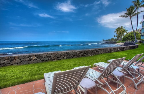 Kailua-Kona Condo | Aloha! Oceanfront, TV, Pool, Hot Tub, A/C.