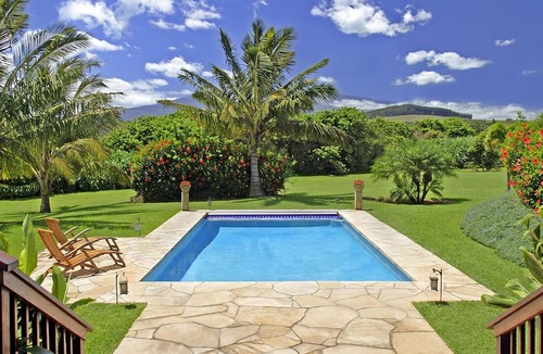 Pauwela House | Private, Luxurious Dream Home with Swimming Pool, Permitted