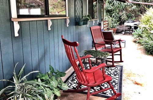 Pauwela Cottage | Ocean View Cabin located on Organic Coffee Farm with Hiking Trails