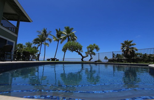 Keauhou House | Oceanfront above He'eia Bay! Your own Family Friendly House and Cottage resort!
