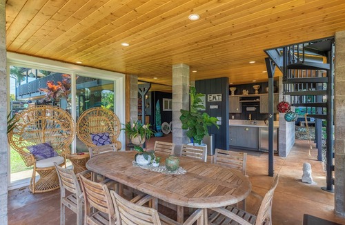 Paia Apartment | Private Paia Studio in a Tropical Sanctuary, a short walk to Paia town & beach.