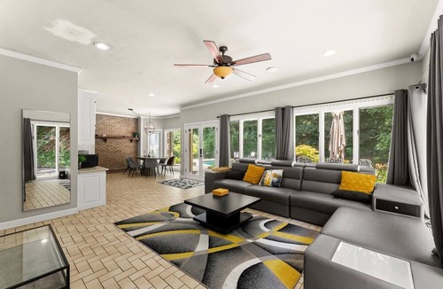 Sandy Springs House | Spacious 7-bedroom mansion in Atlanta Georgia