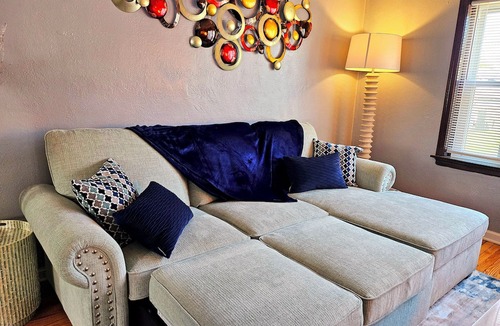 St. Louis Apartment | Cozy 1-bedroom apartment in lovely St. Louis with WiFi, AC