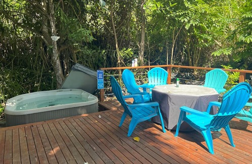 Kealakekua Bed & Breakfast | Cozy jungle boat hideaway with stunning ocean view TA-154-746-2656-01