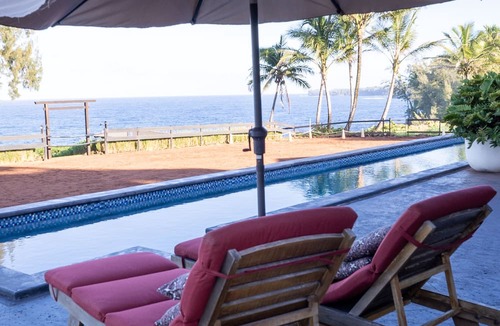 Hakalau House | Luxury Oceanfront B-n-B Suite Gated Cliffside Estate - Banyan - Beach 10m walk