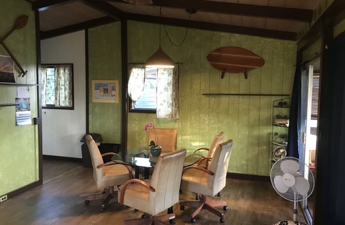 Historic Kailua Village Apartment | The Flying Honu is located in the heart of Kona Town