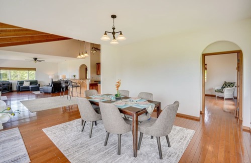 Papa House | Hawaiian Retreat w/Ocean Views in Captain Cook!