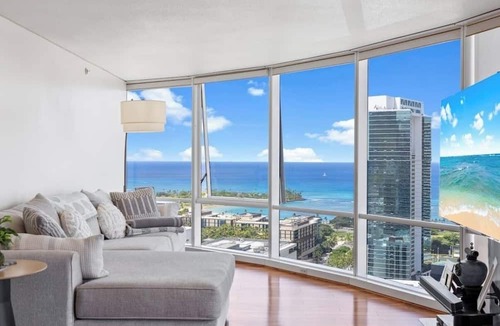 Ala Moana Condo | Beach, City lights and Mountain Views 180 degrees view & centrally located