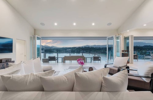 Lihue House | Oceanview Estate, Beach Access, 5 BR Retreat | Pali Kai Palace