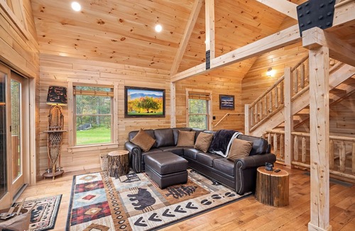 Twin Mountain House | Riverfront, Brand New Log Cabin-Fireplace-Firepit
