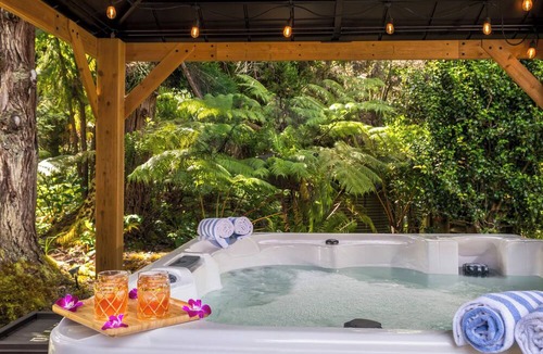 Volcano Cottage | Private Cottage at Boutique Hotel in Volcano Village