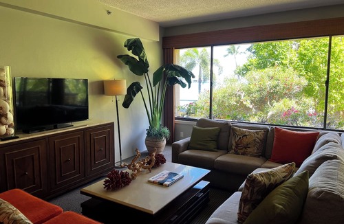 Kahana Villa | Quiet Retreat Largest 2/2 Villa sleeps 6 Maui’s Best Beach!