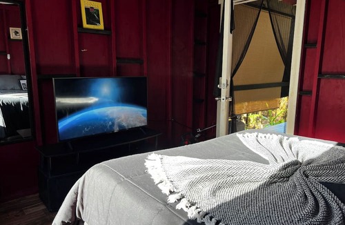 Eden Roc House | Pele's Breath Jungalow Near Kilauea Volcano