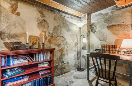 Sundance House | River House - Astonishing Home Nestled in the Forest, Pool Table, Fireplace, Nature View