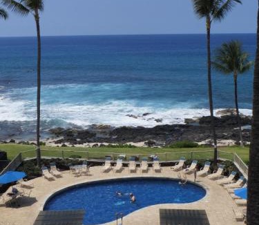 Historic Kailua Village Apartment | Kona Reef Resort by Latour Group