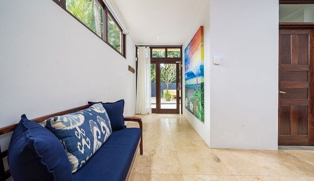 East Oahu Manor - Incredible Ocean Views from most rooms! AC in Kaneohe
