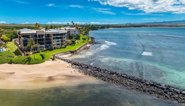 Direct Beachfront with Spectacular Oceanviews! in Wailuku