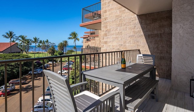 Chic & Elegant Oceanfront Vistas in Kihei
