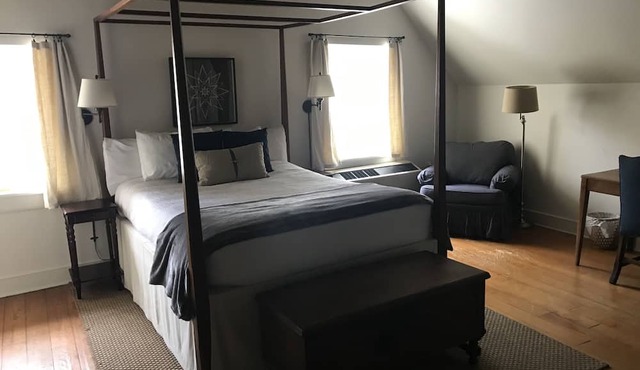 Inn at Millrace Pond in Blairstown