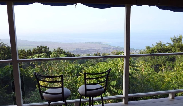 Budget Room, Beautiful B&B, ocean views, great location, no cleaning fees in CAPTAIN COOK