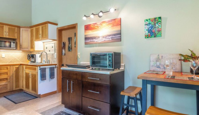 Large private master suite with private entrance in Pahoa