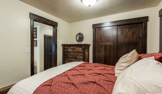 Hideaway Above The Stream in Provo