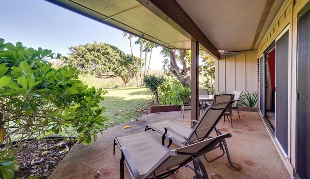 Pool Access, Walk to Kepuhi Beach: Tranquil Escape in Maunaloa