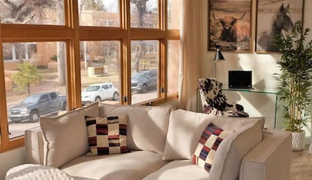 Chic View Loft at Historic Plaza - Spacious 470 Sq Ft in Santa Fe