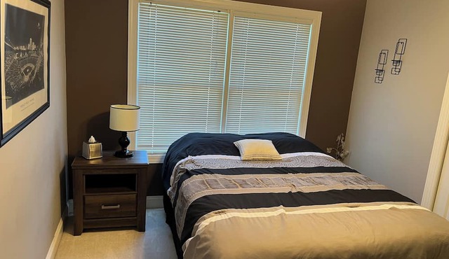 Safe & Spacious 3BR/3BA family and pet friendly home near TBK sports complex in Davenport