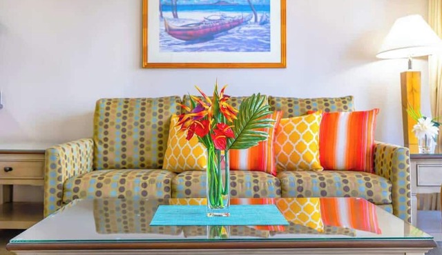 High floor hideaway w/lanai near the beach in Honolulu