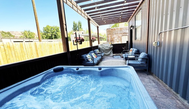 Walk to Main Street! Luxury Condo with Hot Tubs Near Arches, Sleeps 10 in Moab