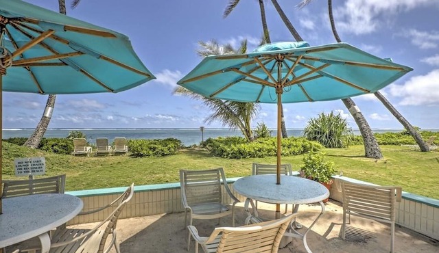 Sandy Beachfront Cottage in Hauula