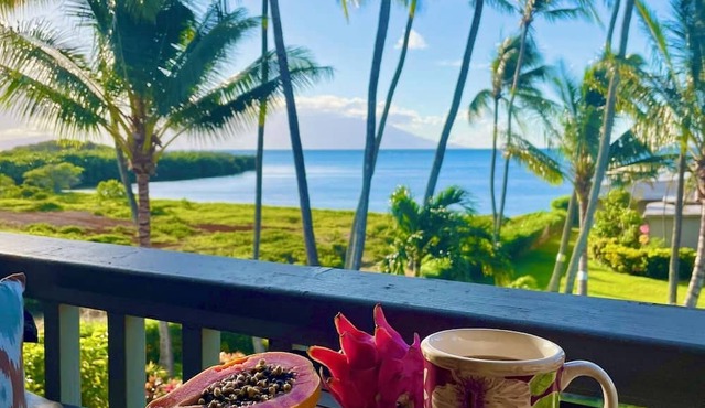 Molokai Island Retreat Wavecrest- Ocean Views in Kaunakakai