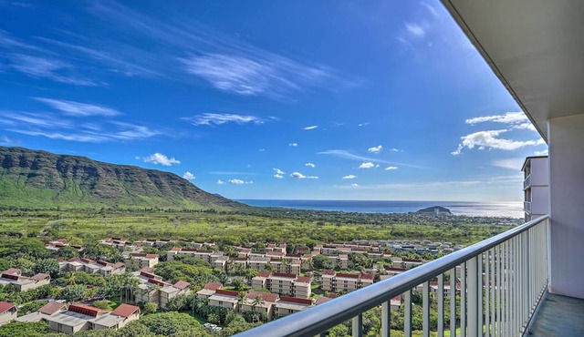 Lush Condo w/Community Pool, 1 Mi to Beach! in Waianae