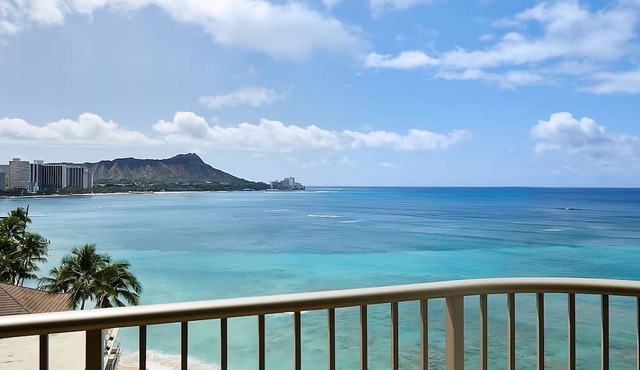 Central To Everything in Waikiki! 2 Serene Units, Restaurant, Pool, Ocean Front! in Honolulu
