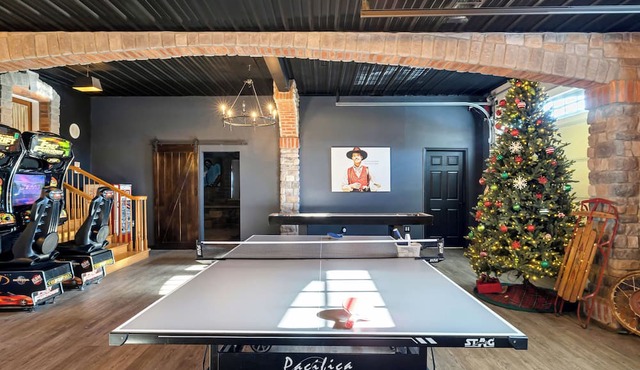 Pickleball, theater, game room, hot tub, & gym! in Stroudsburg