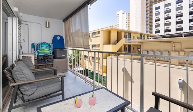 Oh-So-Close to Waikiki Beach Condo in Honolulu