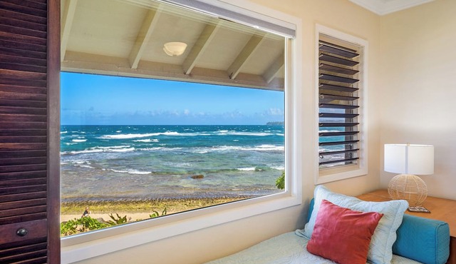 Literally Right On the Beach - 2BR Condo Perfect for Couples & Small Families in Hanalei