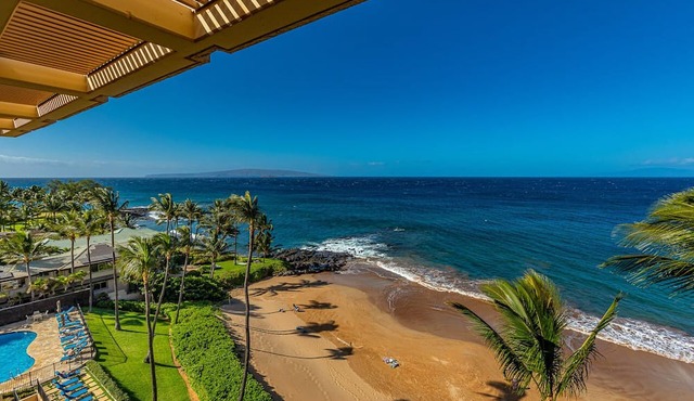 Oceanfront Maui condo w/pool, hot tub and lanai views in Wailea