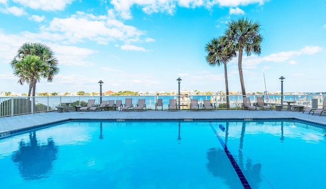 Sabine Yacht & Racquet #5F | Dazzling Views, Pool! in Pensacola Beach