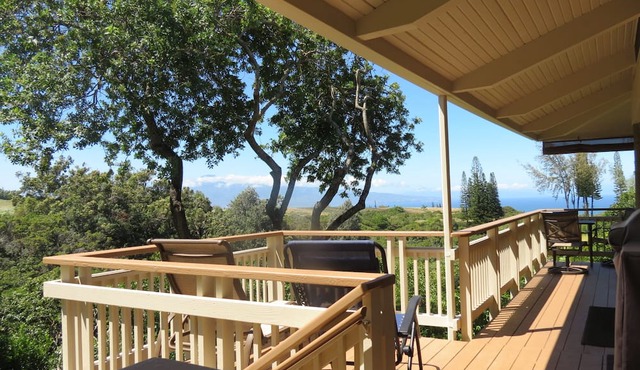 HOOKIPA BAYVIEW COTTAGE Private, Romantic Maui Cottage, in Haiku